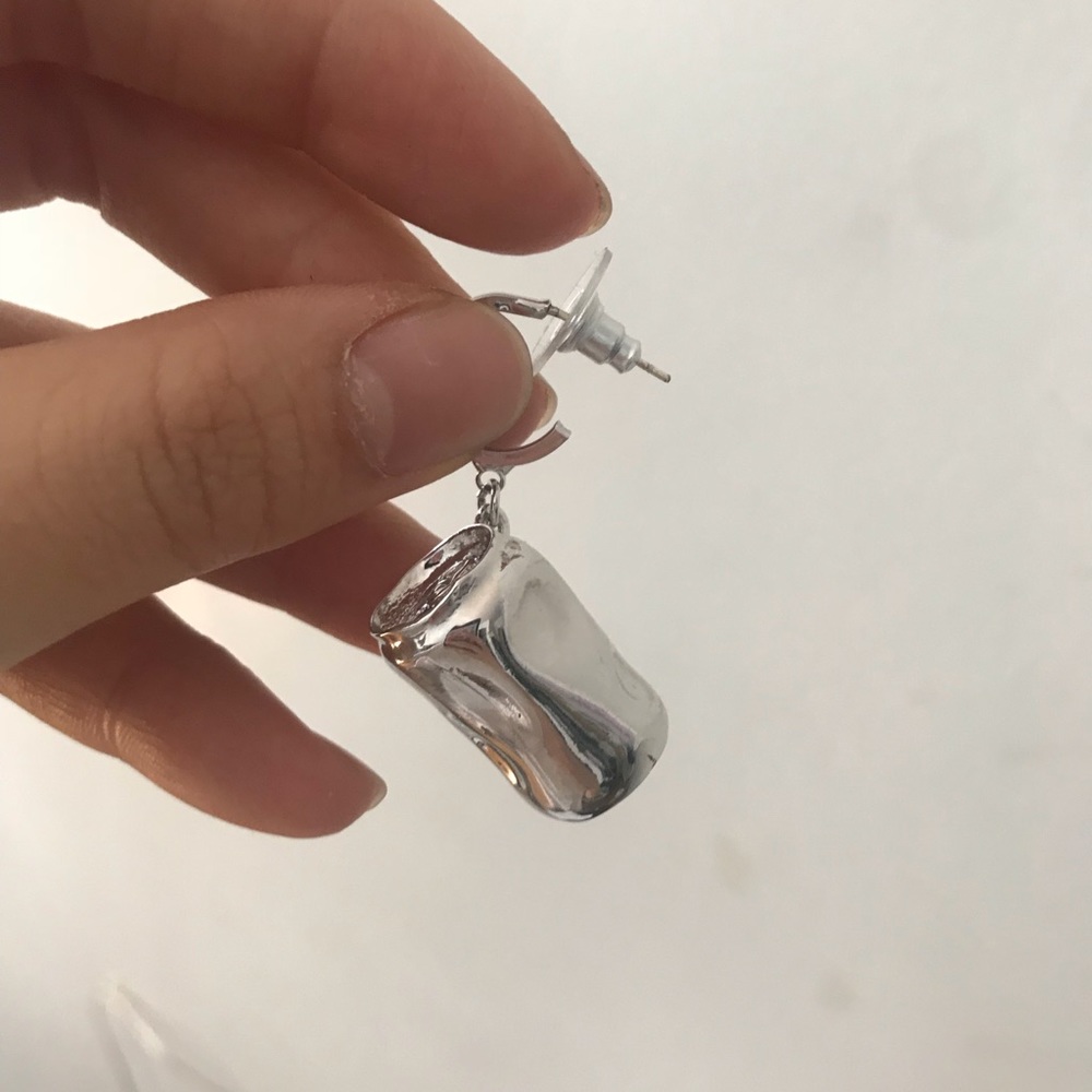 Soda can earrings😂🖤🖤😎